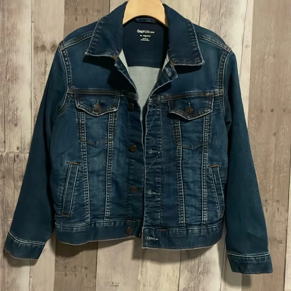 GAP Kids stretchy denim jacket size medium
